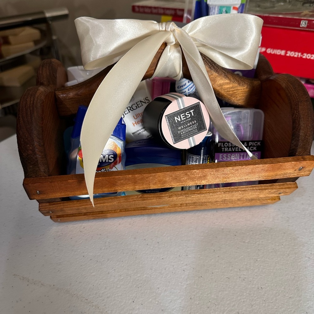 Vintage Wooden Heart Basket Storage Guest Desk Office catch-all kitchen - Picture 10 of 11